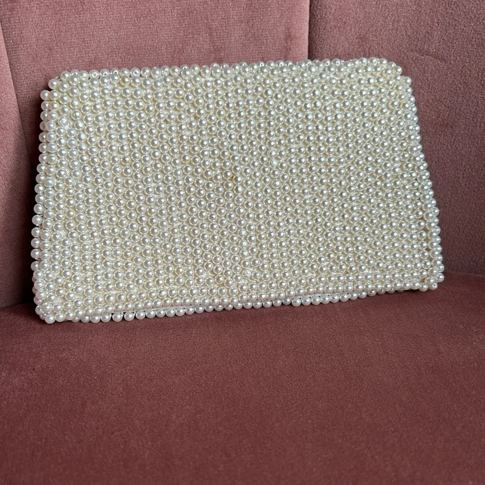 Vintage Bentsons 1920’s art Deco pearl clutch. 6.5”x 4” - Picture 2 of 9